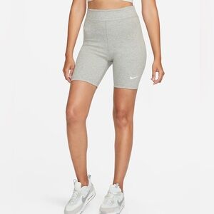 Nike Sportswear Classic High-Waisted 8" Biker Shorts